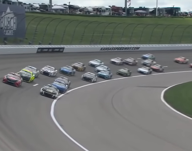 NASCAR Cup Cars racing at Kansas Speedway 05-15-22