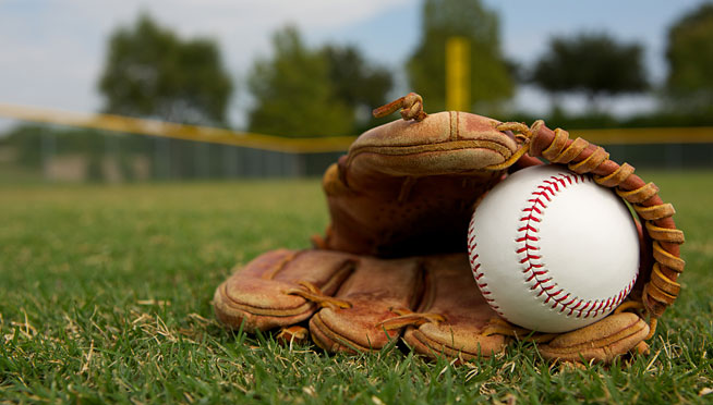 Mike Moustakas Could Be A Last Minute Fit