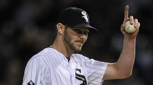 Sale survives rough start, becomes first seven-game winner in majors